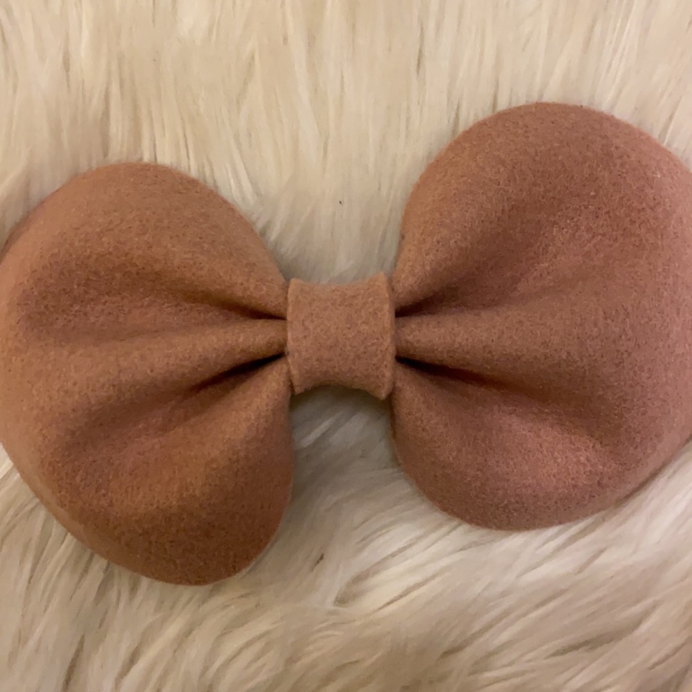 Pink bow hairclip